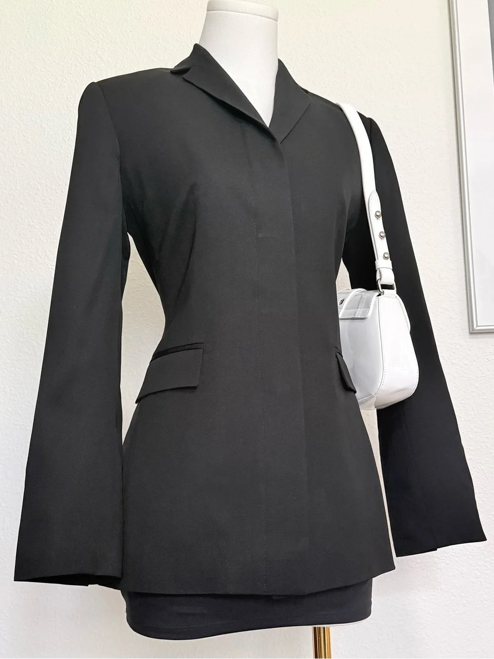 Banana Republic Fitted Waist Tailored Blazer Minimalist Dark Academia Chic - Picture 3 of 9